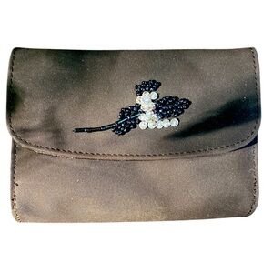 Vintage Elegant Brown Wallet with Beaded Floral Design and accordion pocket